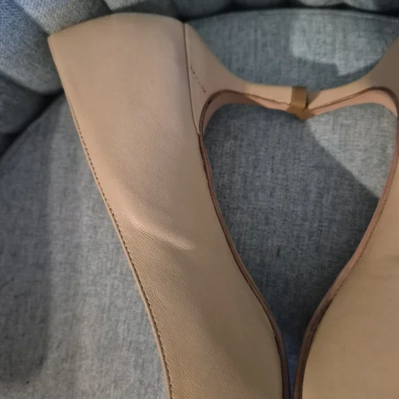 Chic Beige Women's Heels - Picture 5 of 6